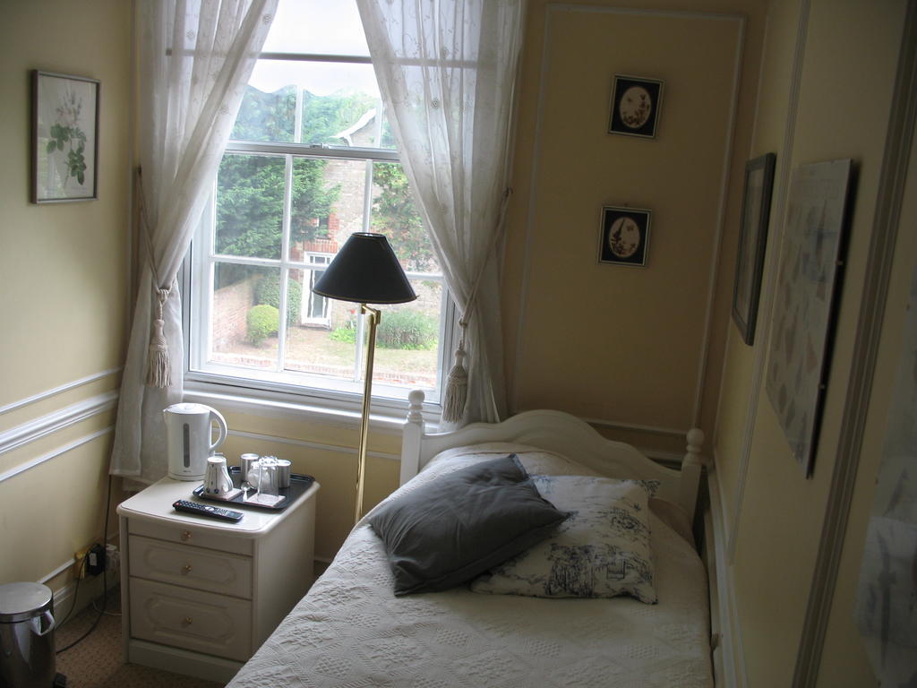 Rothmans B&B Chelmsford Rum bild