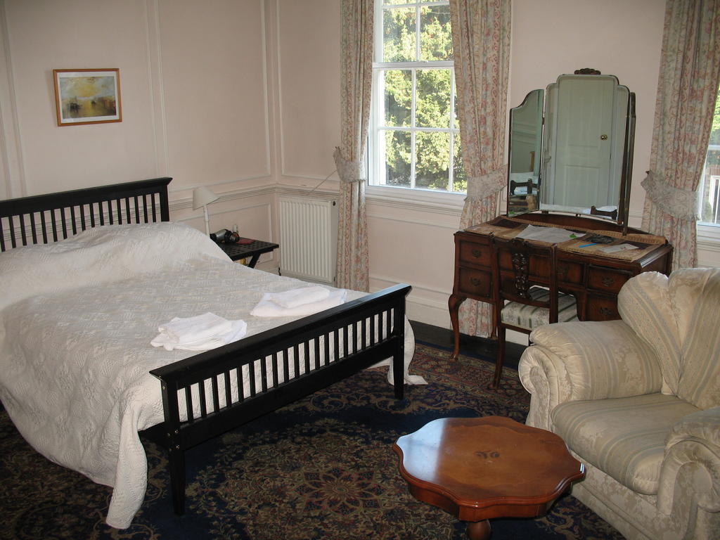 Rothmans B&B Chelmsford Exteriör bild